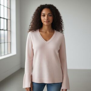 100% Cashmere Light Pink V-Neck Sweater w/ Flare Cuffs S/M